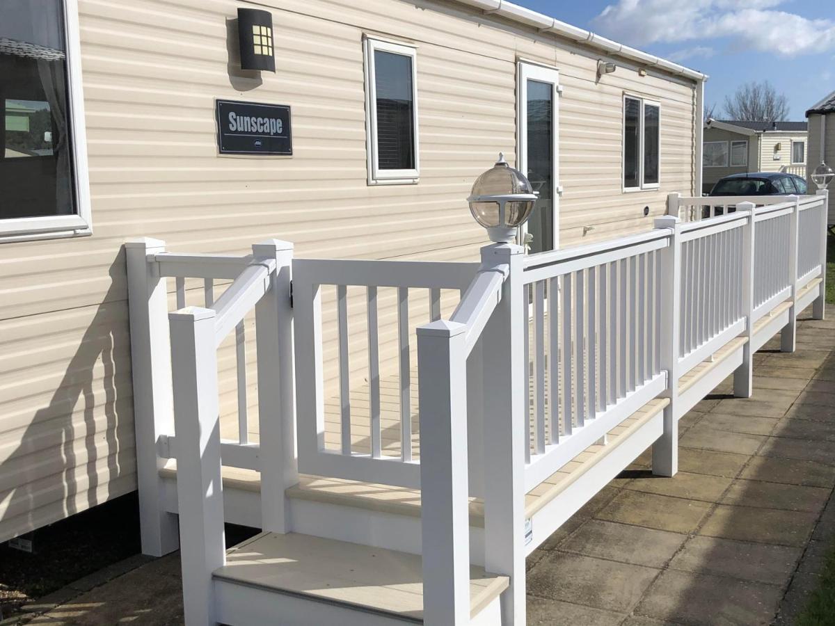 Tref Y Clawdd Appartement Felixstowe Buitenkant foto
